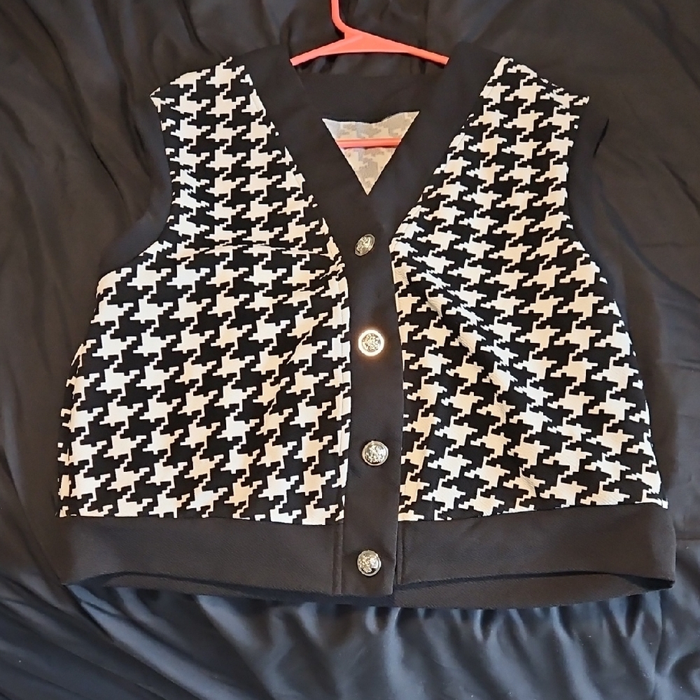 Black and White Houndstooth Vest